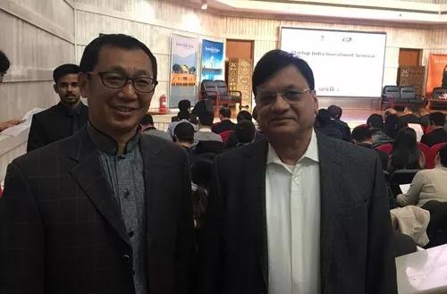 ZVCA會(huì)長(zhǎng)（左一）與Mahendra Swarup先生合影（一）.jpg