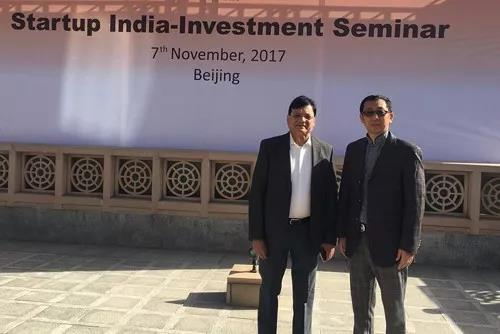 ZVCA會(huì)長(zhǎng)（左一）與Mahendra Swarup先生合影（二）.jpg